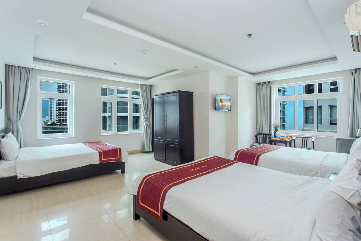 Family Double Room, Sea View | Minibar, desk, blackout drapes, soundproofing
