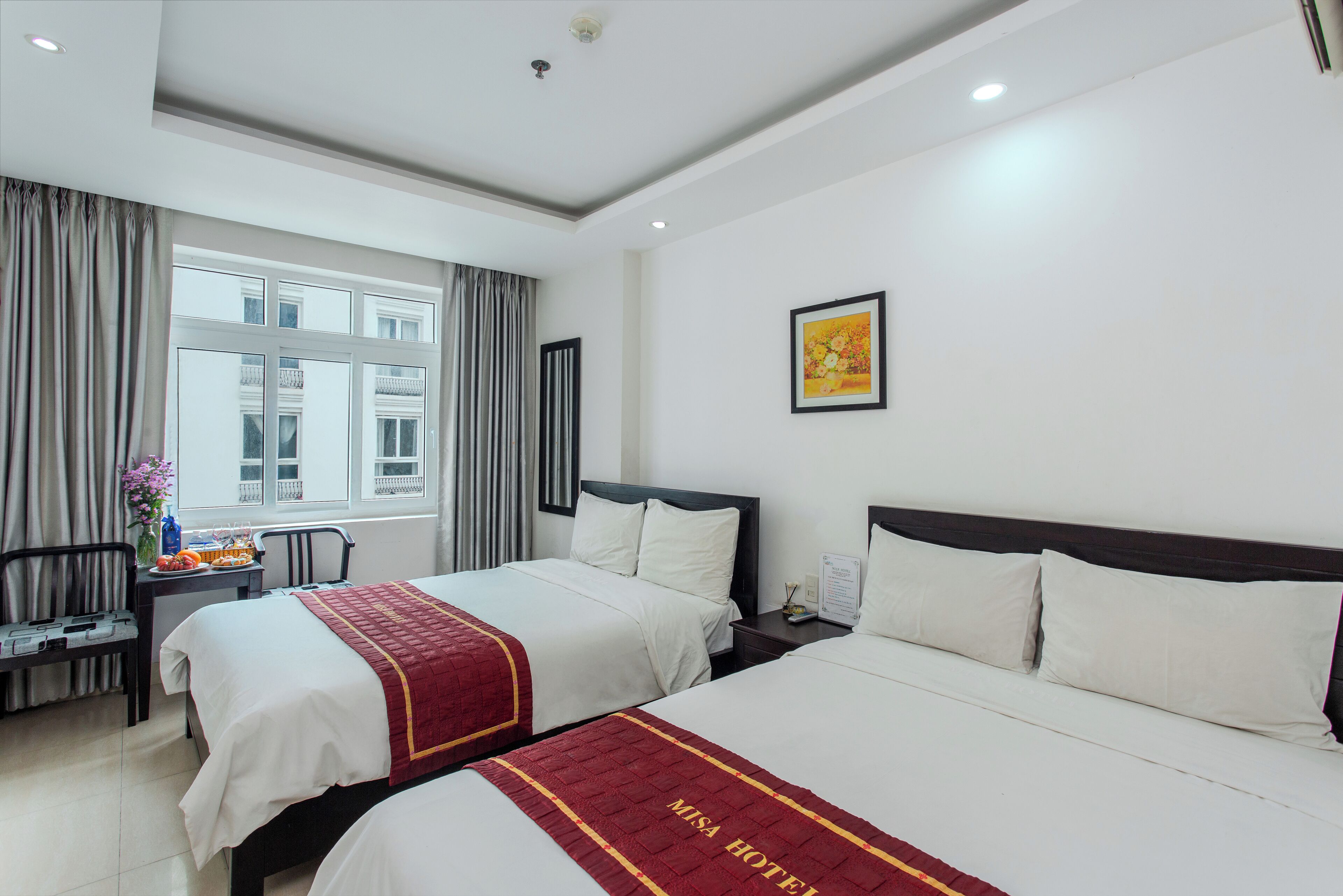 ファミリー ルーム | ミニバー、デスク、遮光カーテン、防音設備