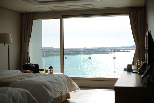 Standard Twin Room, Sea View