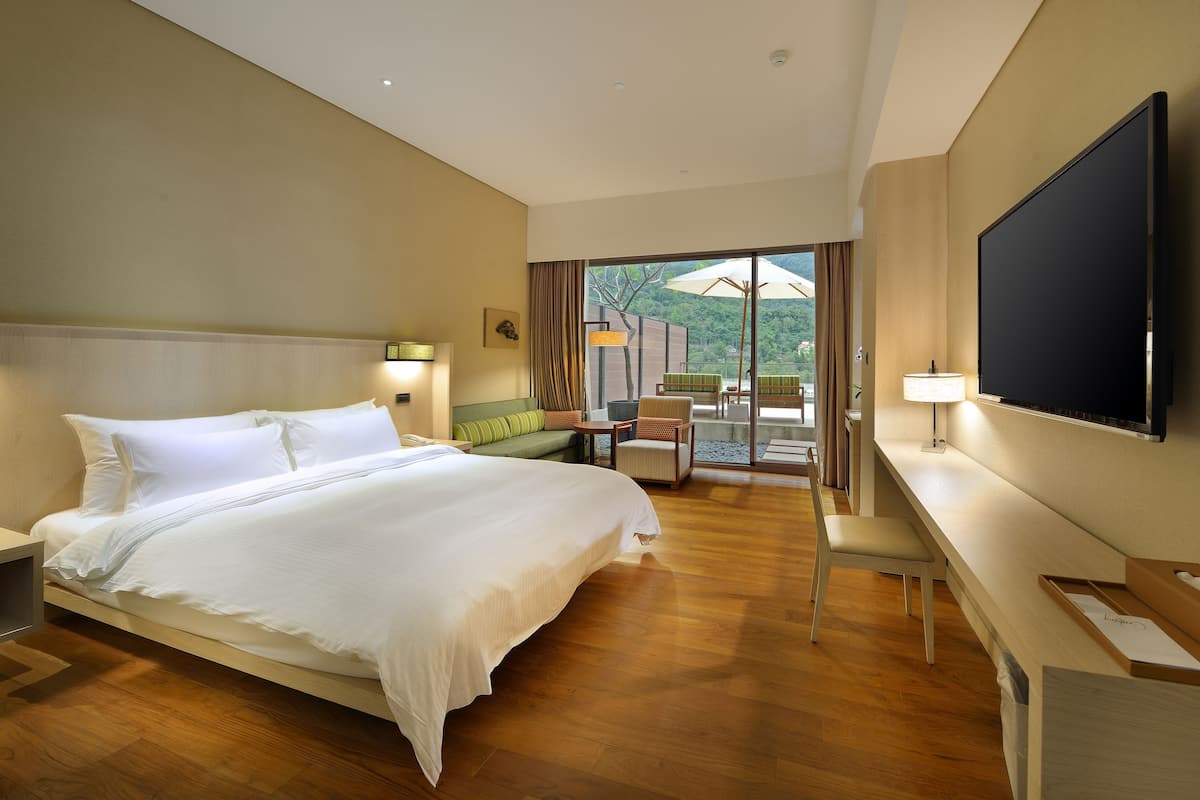 Century Luxury Suite | 1 bedroom, desk, blackout drapes, iron/ironing board