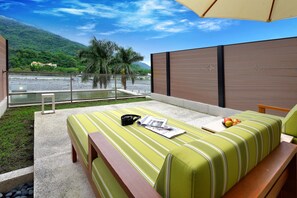 Suite, uitzicht op bergen | Balkon