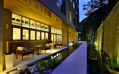 Terrace/patio. Chihpen Century Hotel
