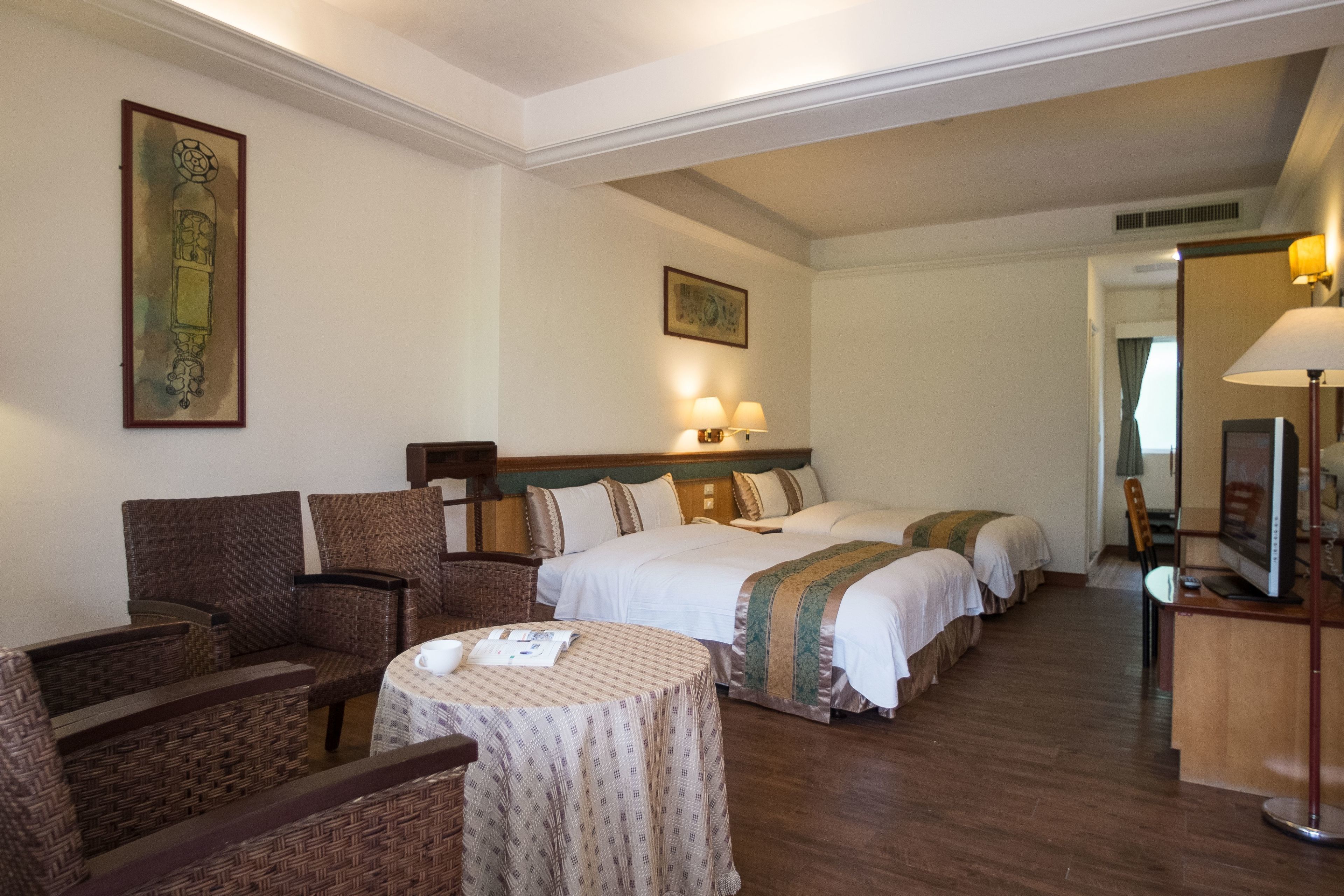 Family Room | Down duvets, in-room safe, bed sheets