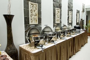 Desayuno buffet todos los días (con cargo)