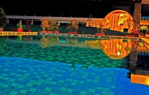 Piscine extérieure