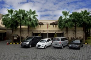 Free valet parking - Gowongan Inn Yogyakarta (Yogyakarta)