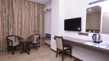 Desk, iron/ironing board, free WiFi