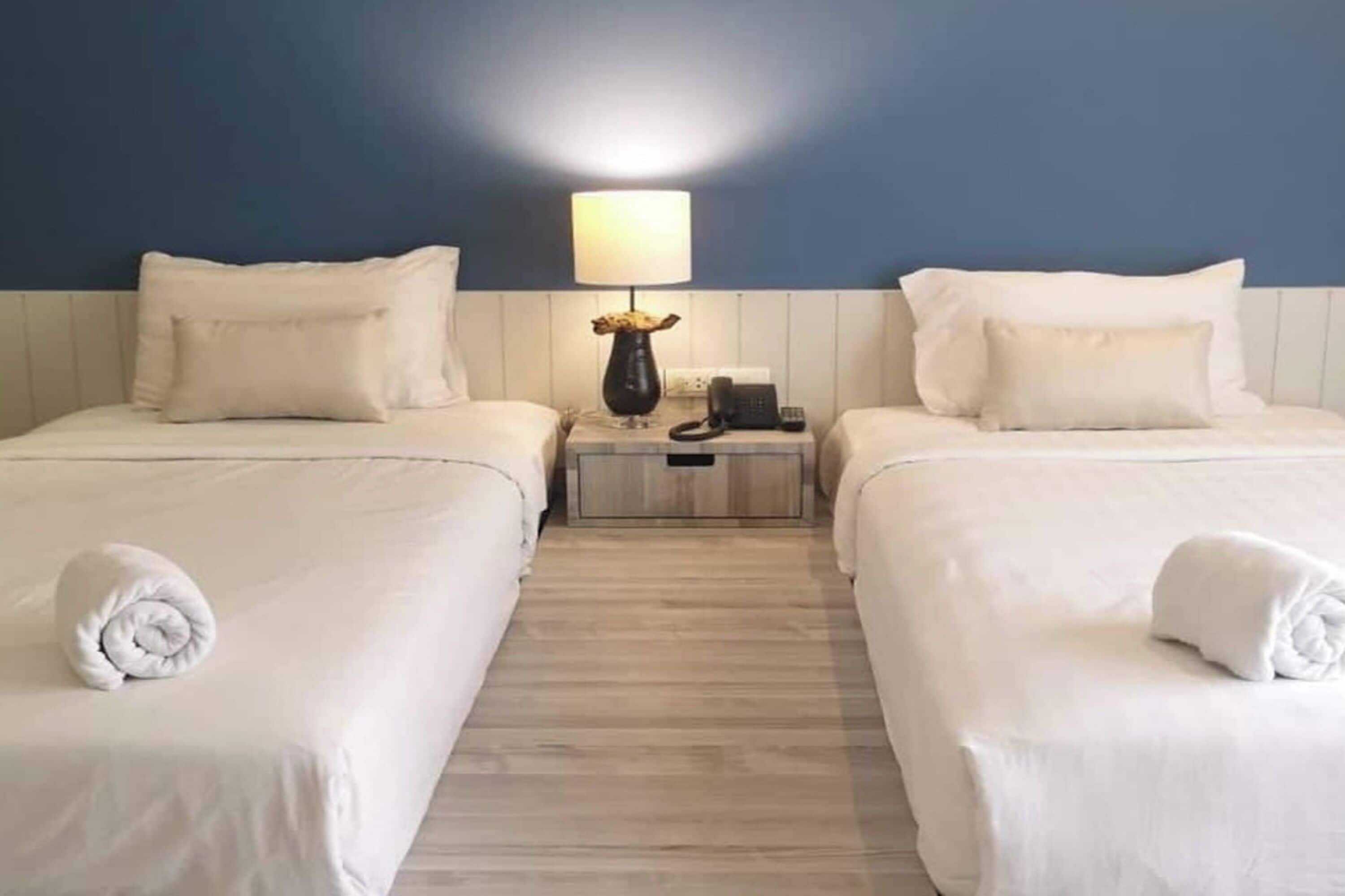 superior twin room | 1 bedroom, in-room safe, desk, blackout curtains