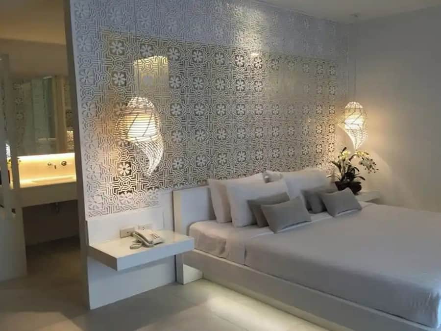 Deluxe Double Room | In-room safe, desk, blackout drapes, iron/ironing board