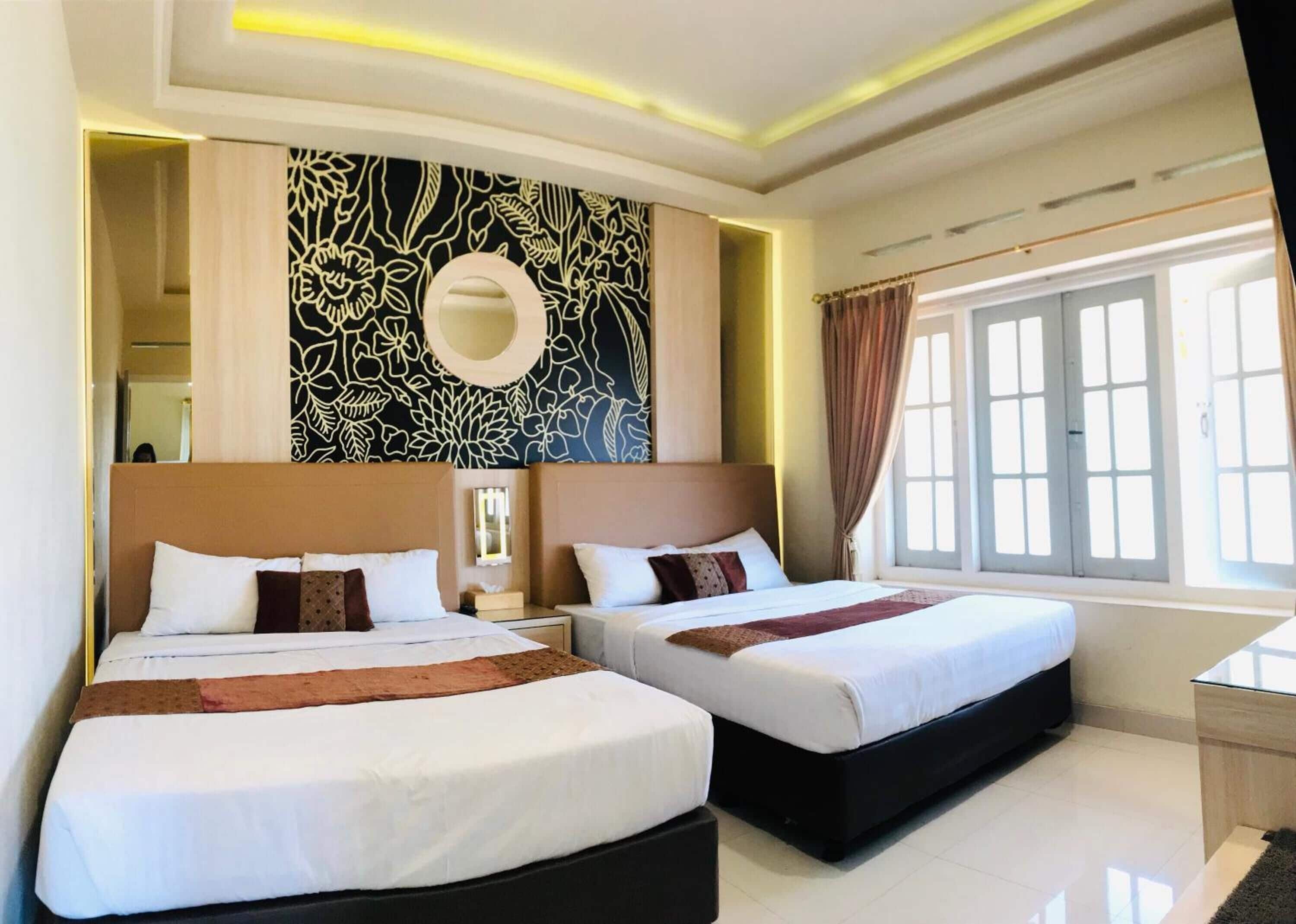 Meja kerja, Wi-Fi gratis, dan seprai linen