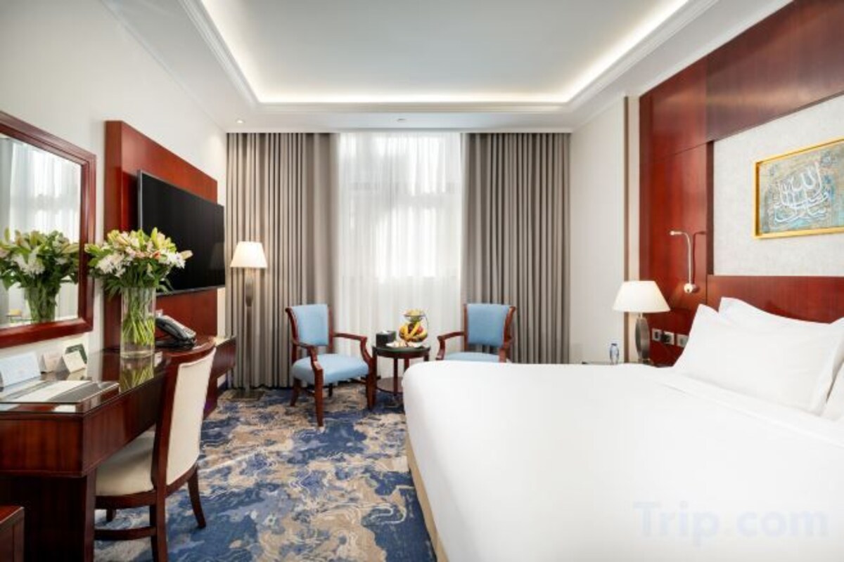 In-room safe, desk, soundproofing, iron/ironing board (on request)