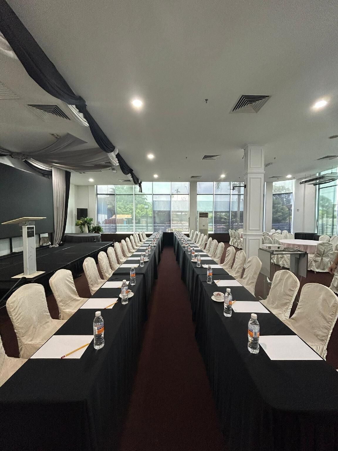 Meeting facility