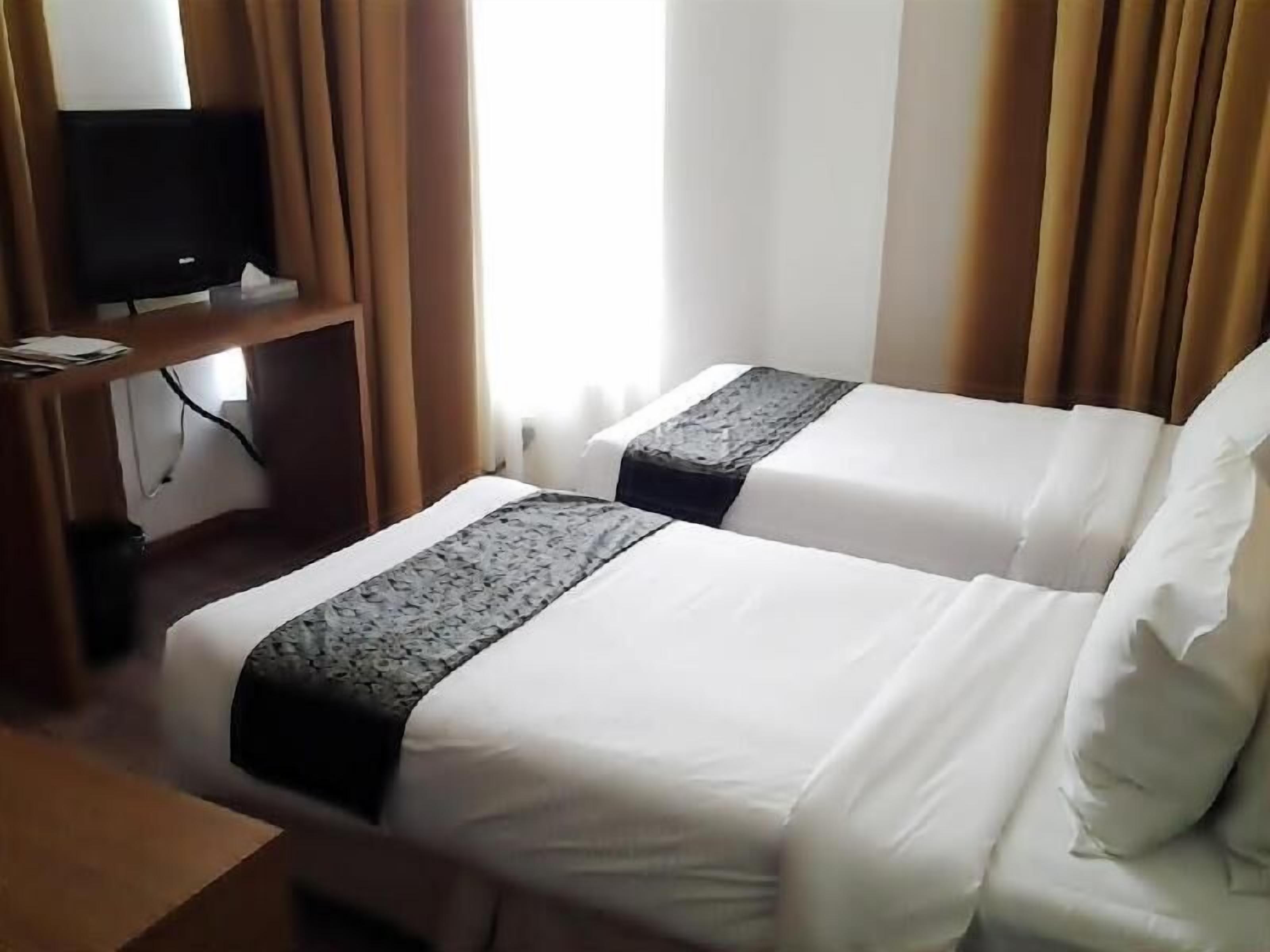 In-room safe, desk, soundproofing, iron/ironing board