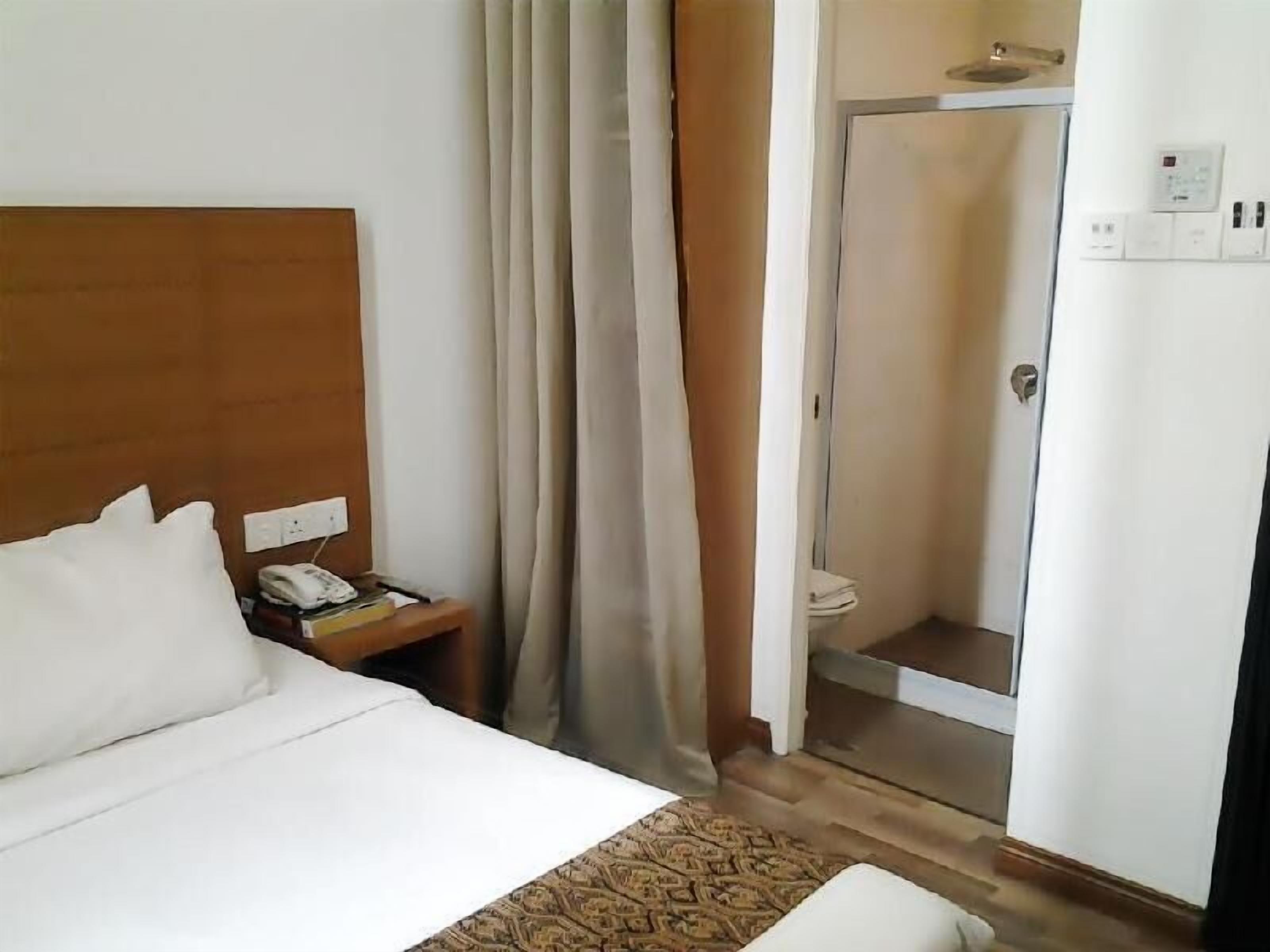 In-room safe, desk, soundproofing, iron/ironing board