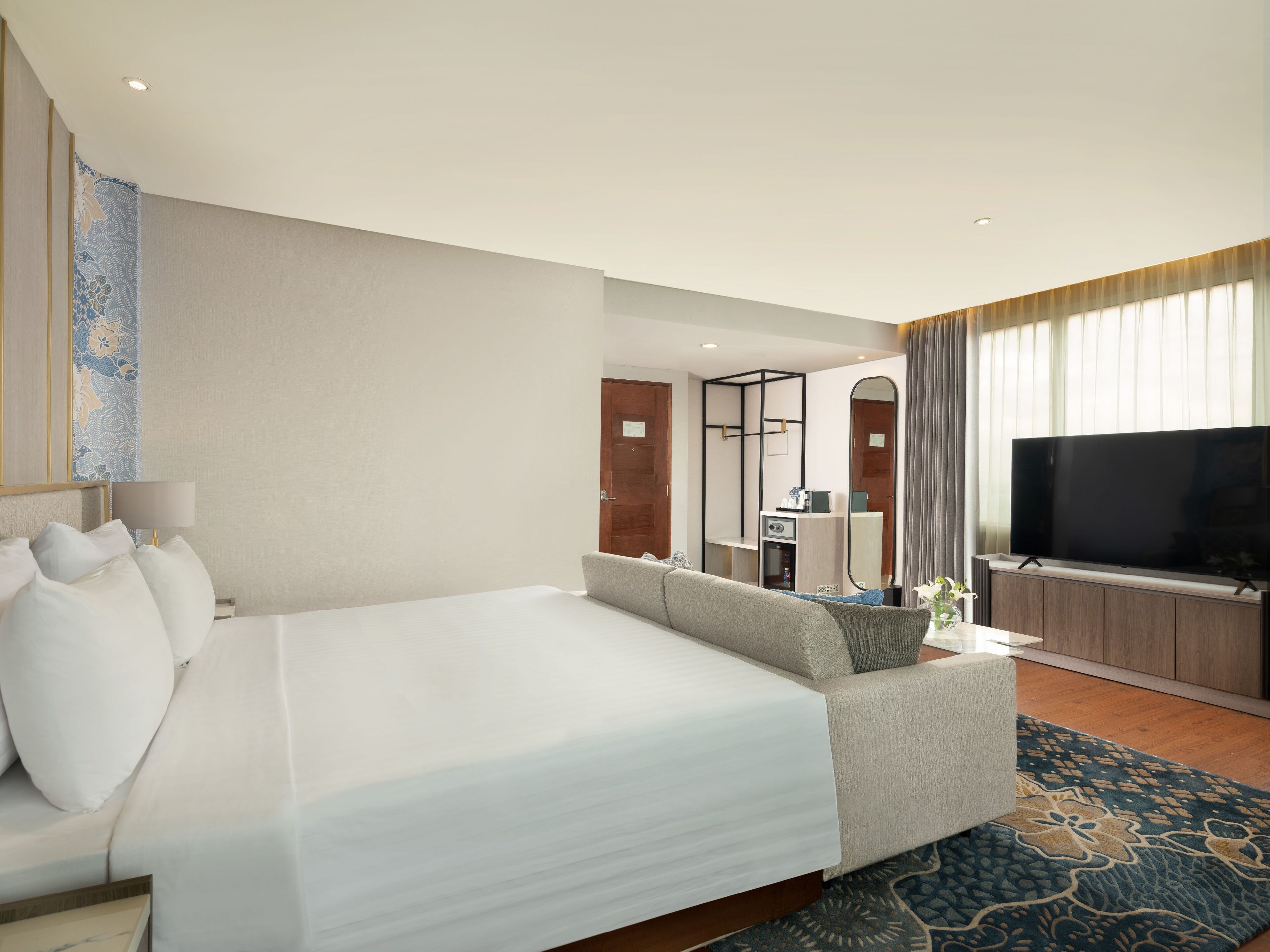 suite room | in-room safe, desk, laptop workspace, soundproofing