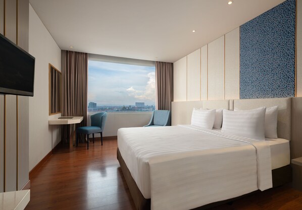 Executive Room King | Zimmersafe, Schreibtisch, laptopgeeigneter Arbeitsplatz