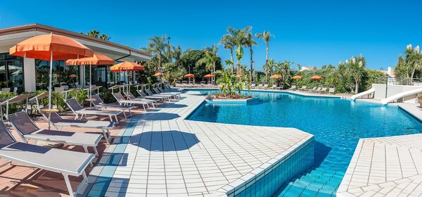 Seasonal outdoor pool