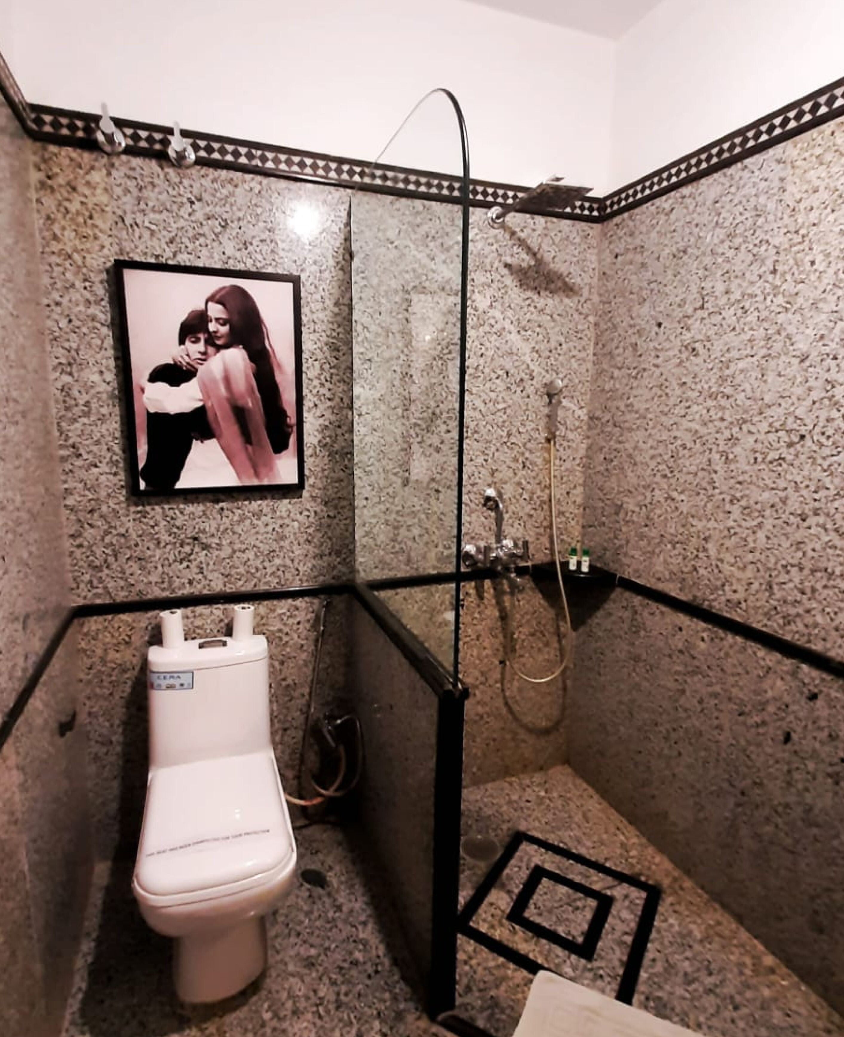 standard single room, 1 queen bed | bathroom | shower, free toiletries, hair dryer, slippers