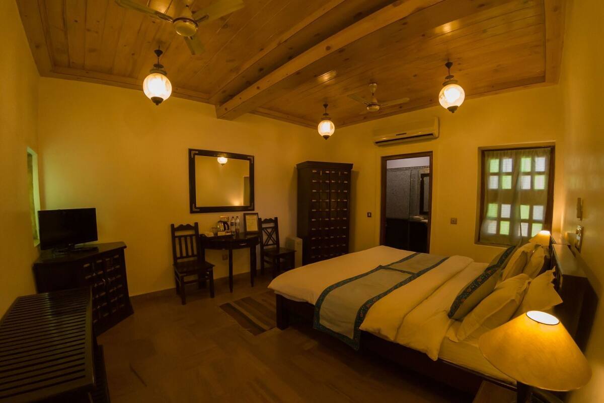 Select Comfort beds, minibar, desk, laptop workspace