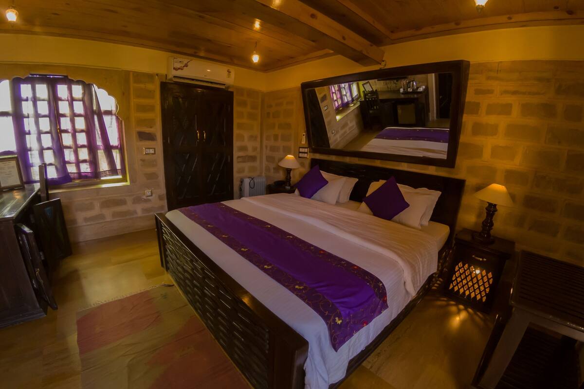 Select Comfort beds, minibar, desk, laptop workspace