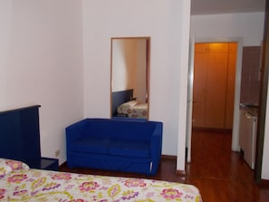 Appartement Standard, 1 chambre | Rideaux d’obscurcissement, fer et planche à repasser