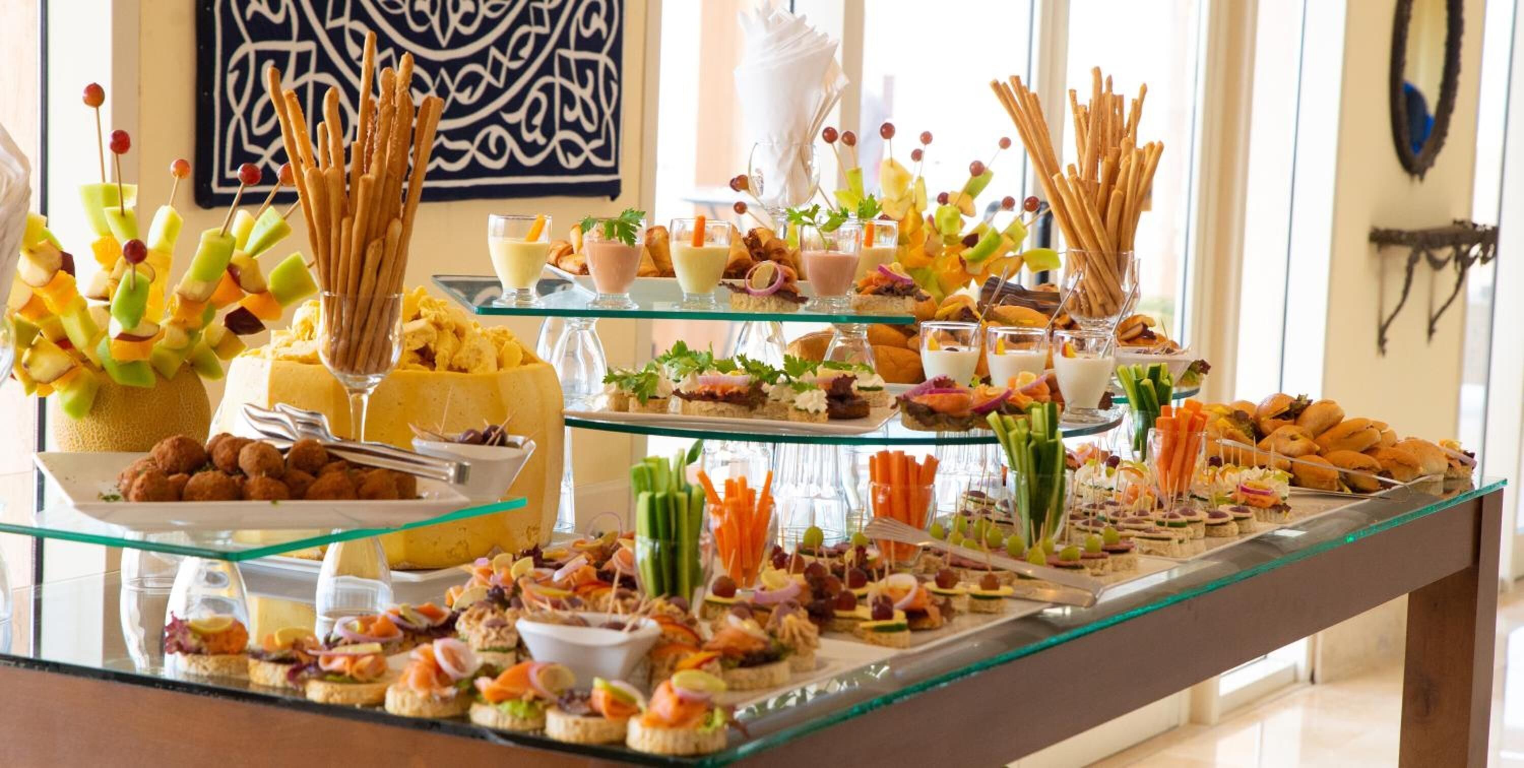 breakfast, lunch and dinner served