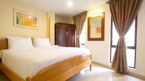In-room safe, desk, free WiFi, bed sheets - Lotus Family Hotel, Masjid India (Kuala Lumpur)
