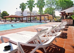 Unclassified image, 5 of 86, button - Island Beach Resort (Corfu)