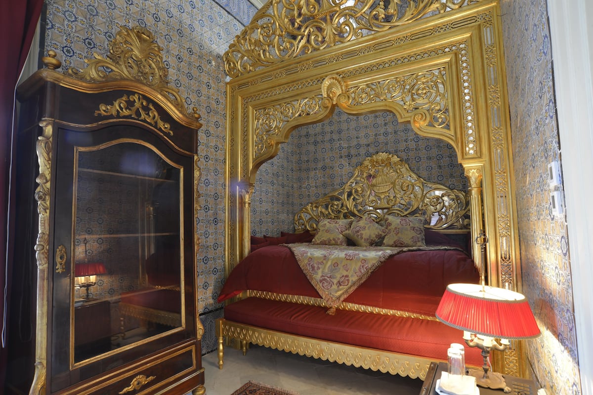 Grand Room (Historique) | Premium bedding, minibar, in-room safe, desk