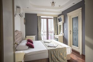 Minibar, desk, soundproofing, free WiFi