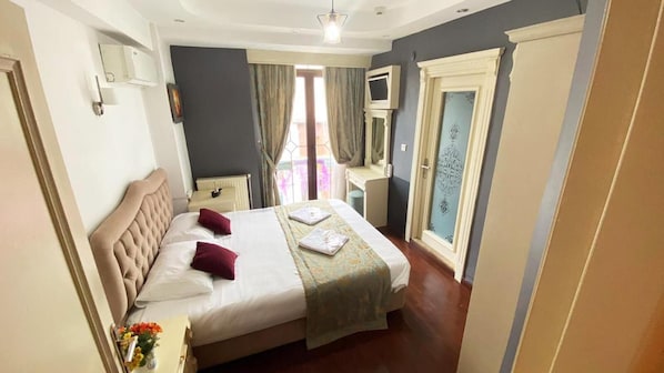 Minibar, desk, soundproofing, free WiFi