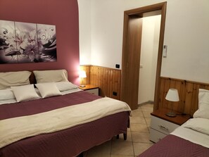 Economy Triple Room | Premium bedding, desk, soundproofing, free cribs/infant beds