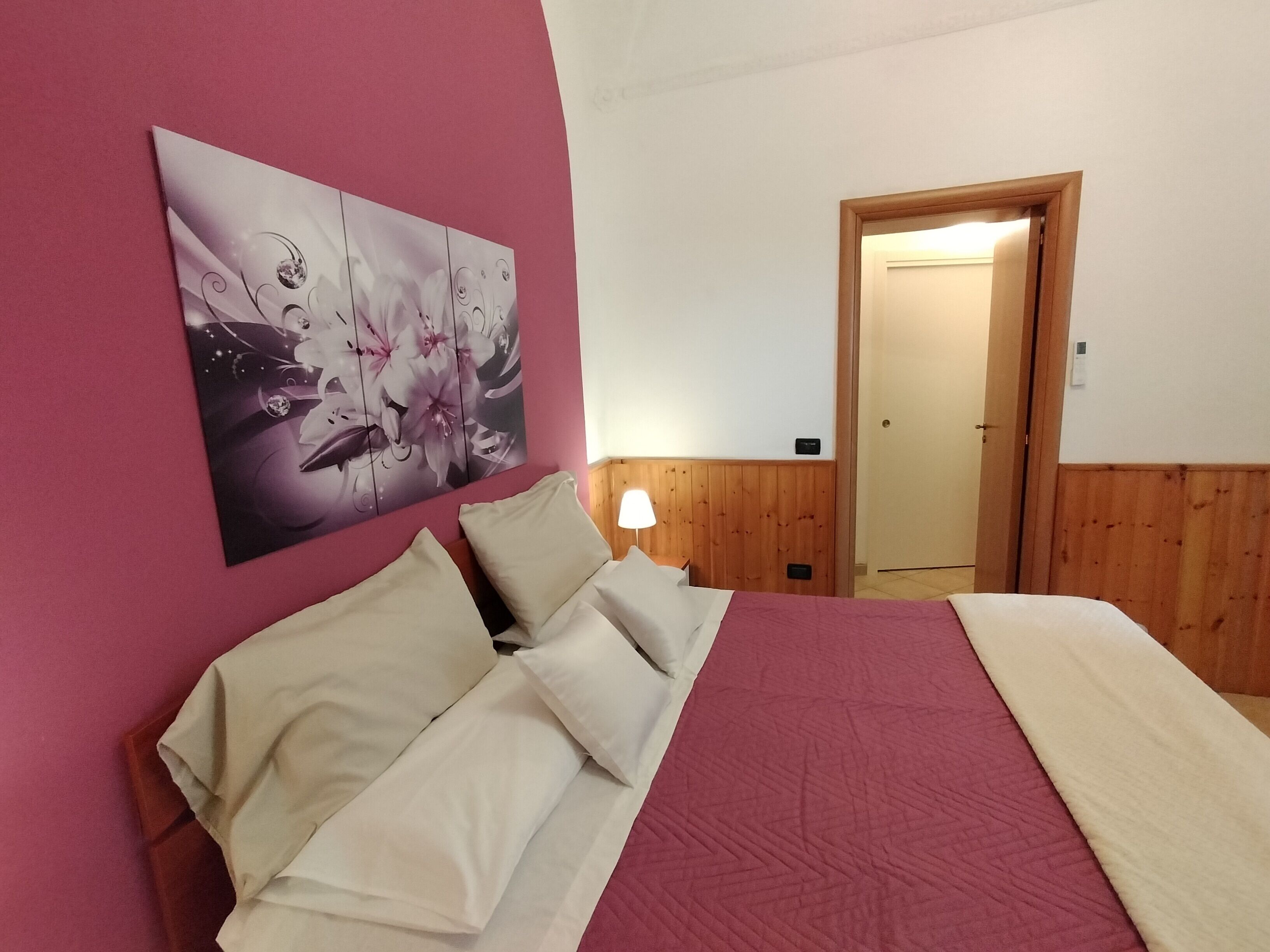 Economy Triple Room | Living area | TV