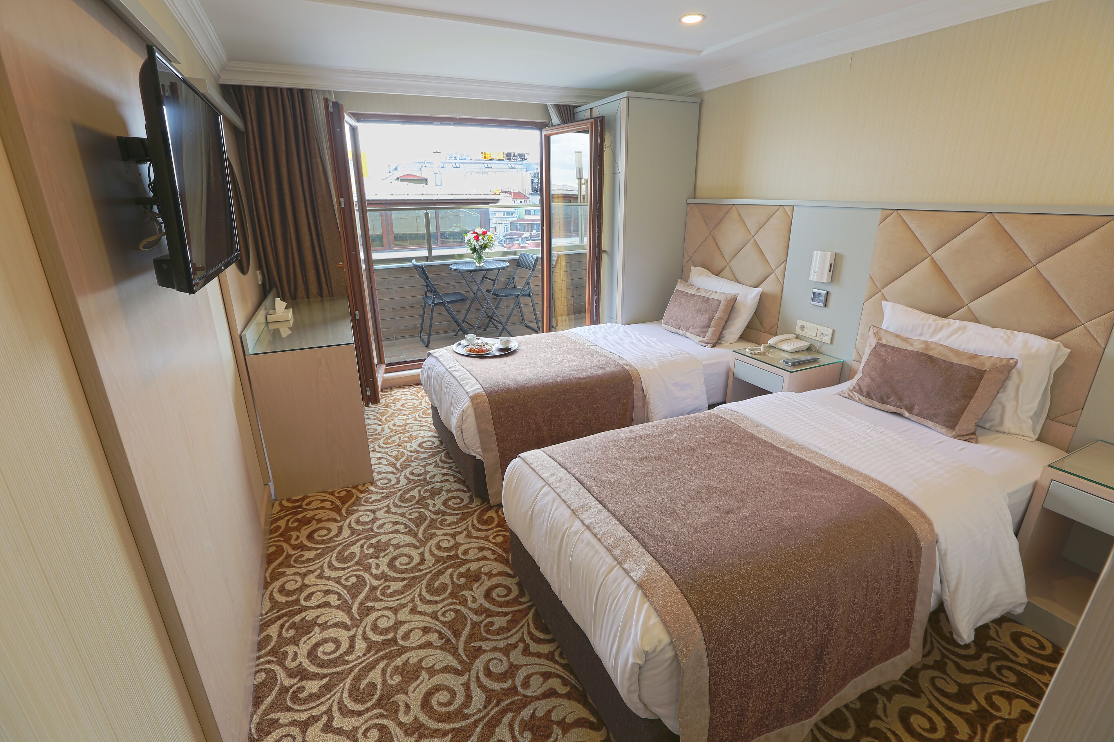 Deluxe Room, 1 Bedroom | City view