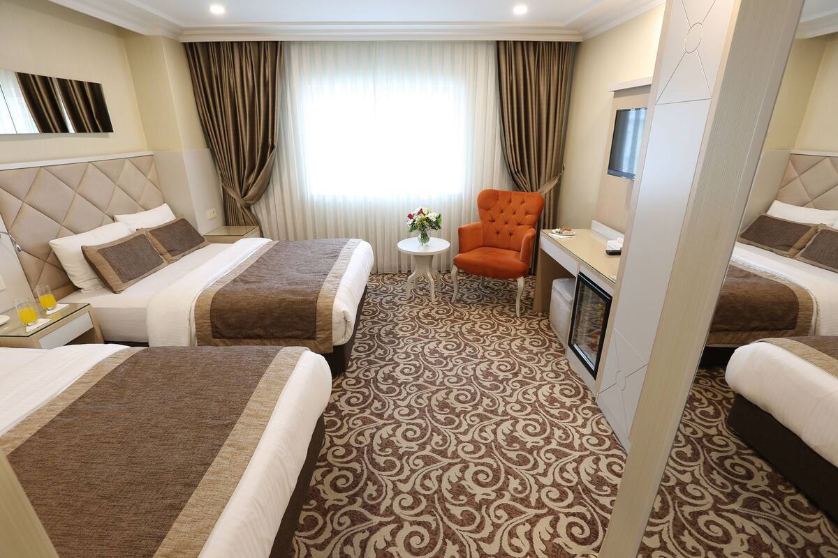 Egyptian cotton sheets, premium bedding, minibar, in-room safe