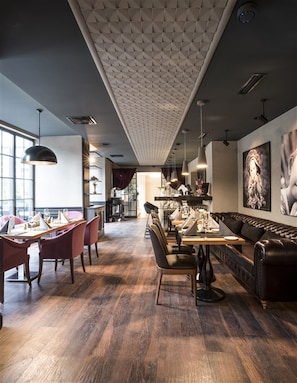 Café da manhã, almoço e jantar