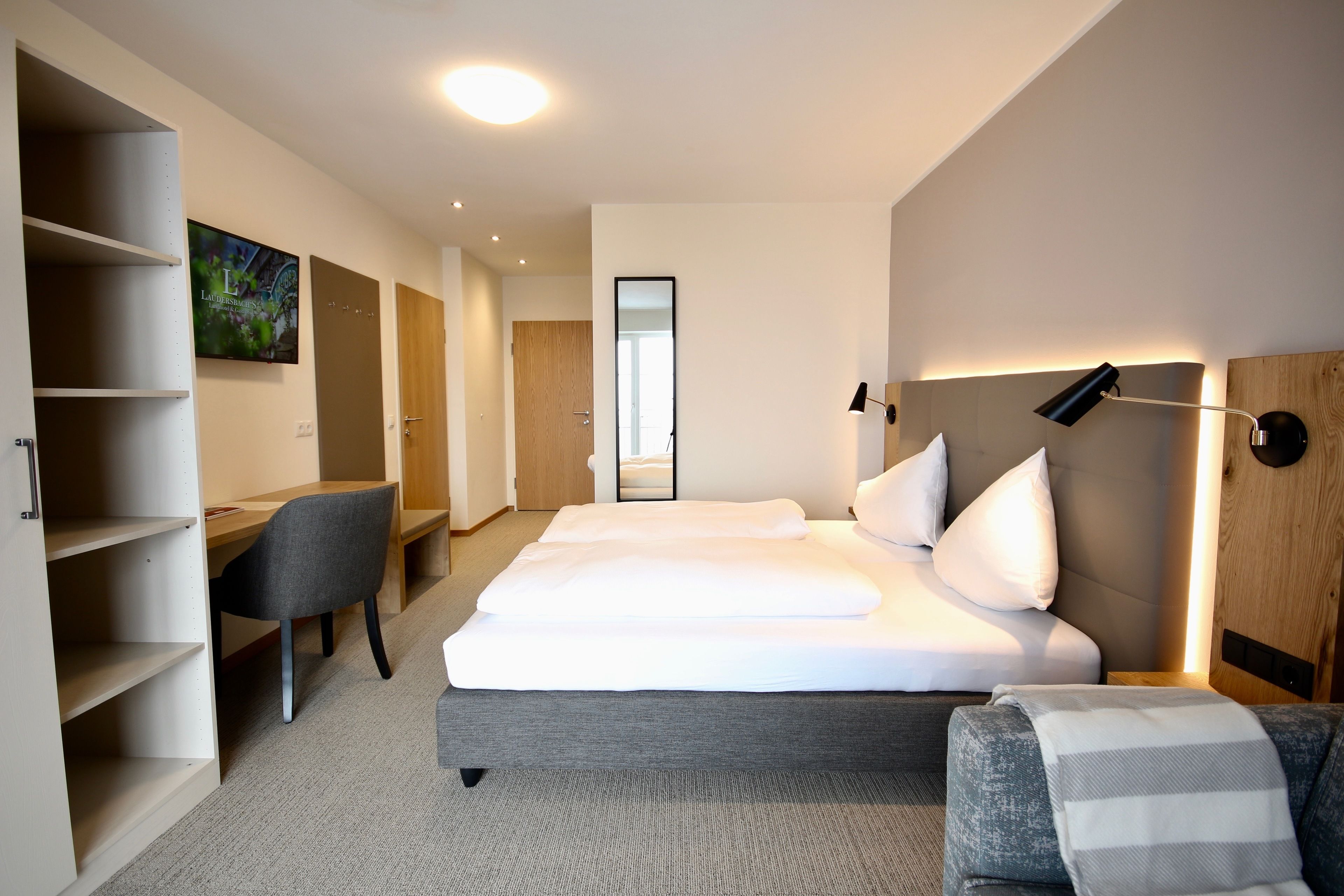 comfort plus double room, mountain view (partially with balcony)  | premium bedding, in-room safe, desk, soundproofing