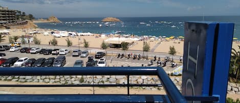 1 bedroom, in-room safe, free WiFi, bed sheets