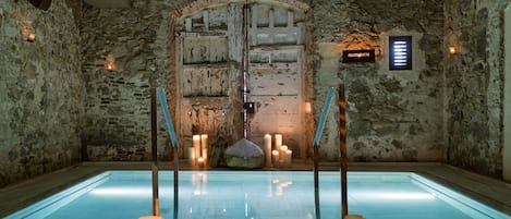 Salas de tratamientos para parejas, bañera de hidromasaje, baño turco 