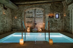 Couples treatment rooms, hot tub, steam room, Turkish bath