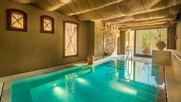 Couples treatment rooms, hot tub, steam room, Turkish bath