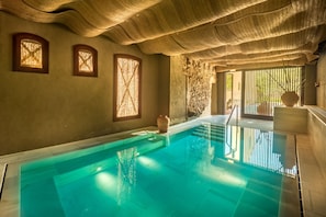 Couples treatment rooms, hot tub, steam room, Turkish bath - Mas Salagros Ecoresort & Aire Ancient Baths (Vallromanes)