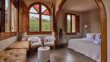 Suite (Masia) | Woonruimte | Een flatscreentelevisie