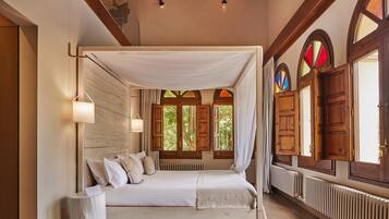 Suite (Masia) | 1 dormitori, roba de llit d'alta qualitat, cobrellits i minibar