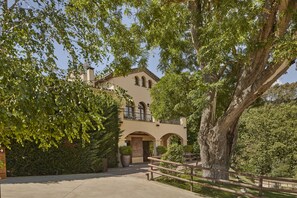Front of property - Mas Salagros Ecoresort & Aire Ancient Baths (Vallromanes)