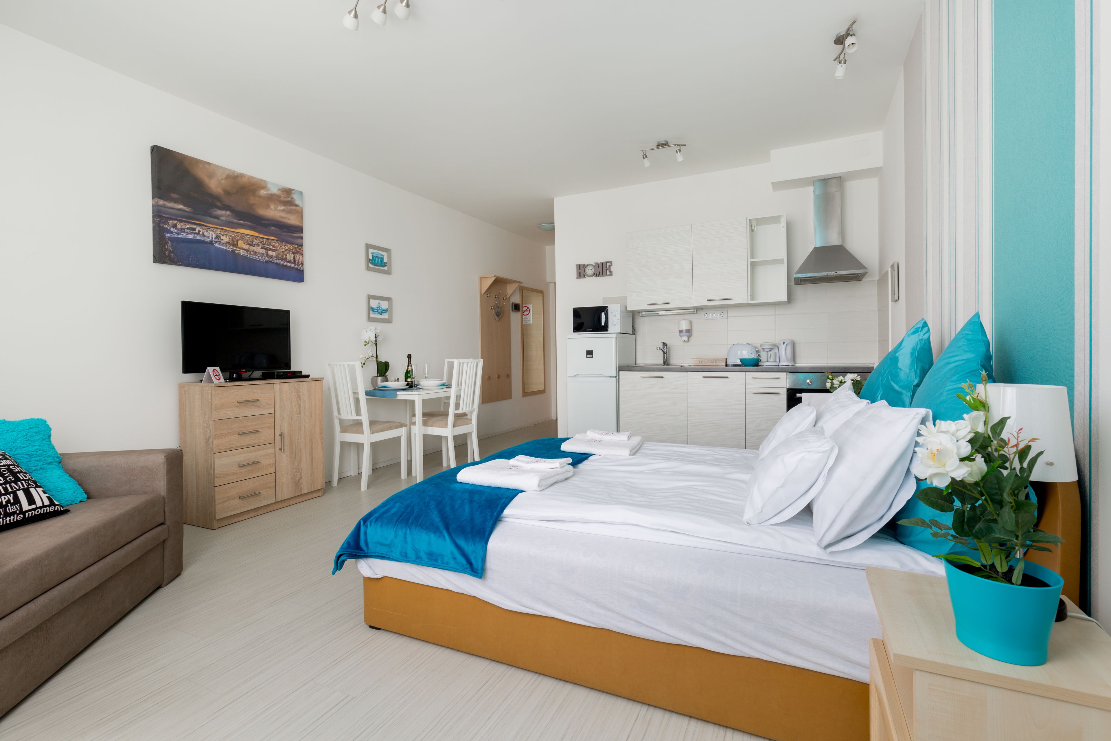 deluxe studio, 1 double bed with sofa bed(2) | blackout curtains, soundproofing, iron/ironing board, free wifi