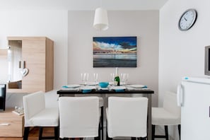 Dining - Sun Resort Apartments (Budapest)
