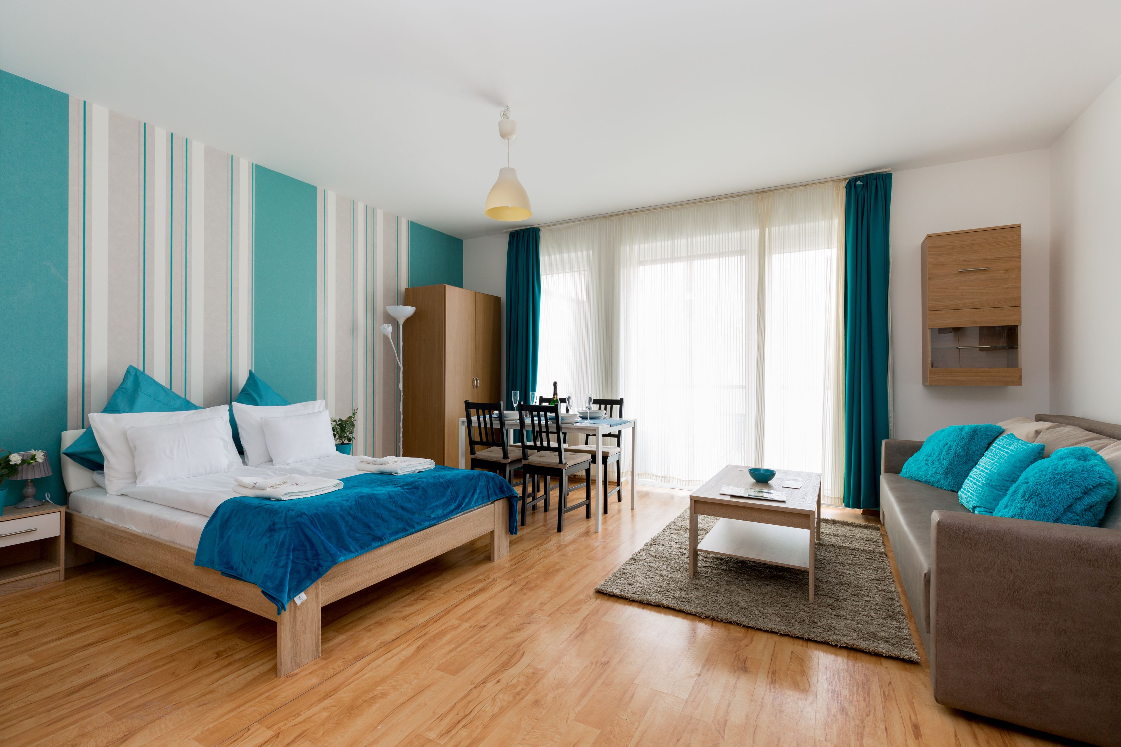 basic studio | blackout curtains, soundproofing, iron/ironing board, free wifi