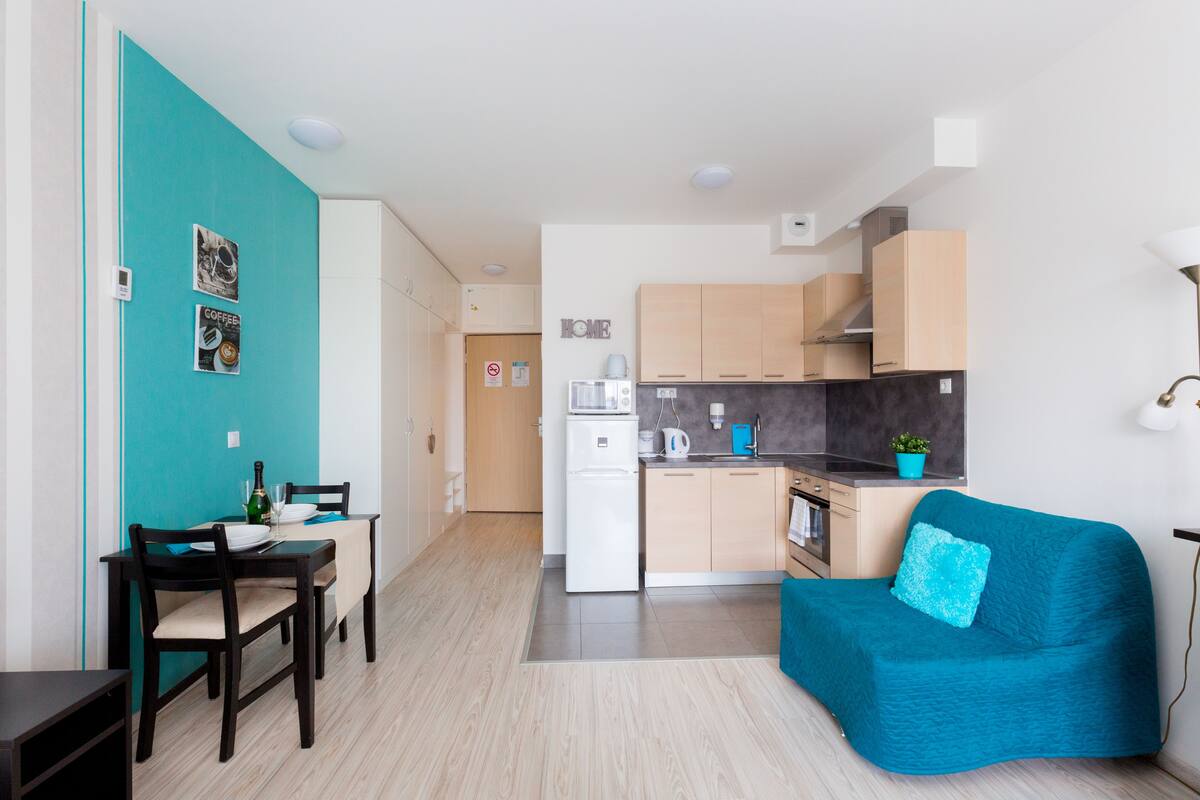 Deluxe Studio, 1 Double Bed with Sofa bed(2) | Blackout drapes, soundproofing, iron/ironing board, WiFi (free)
