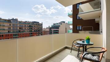 Deluxe Studio, 1 Double Bed with Sofa bed(2) | Balcony